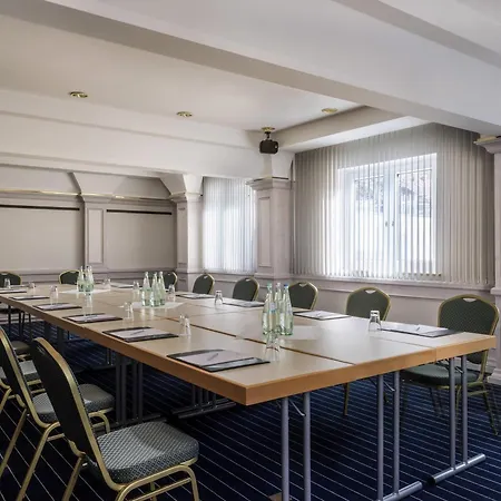 加米施帕滕基兴美居酒店 4*