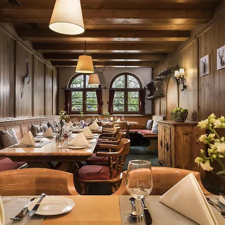 ホテル Sunday Partenkirchen 4*