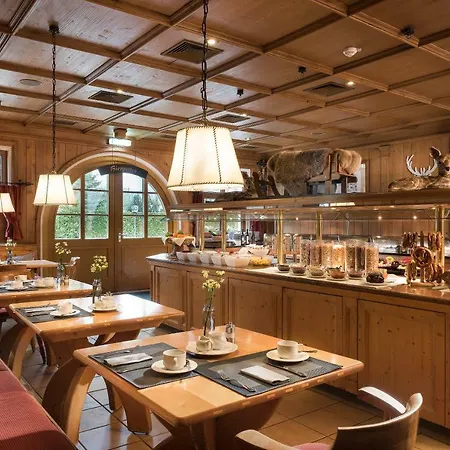 加米施帕滕基兴美居酒店 酒店